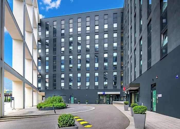 Ibis 3*